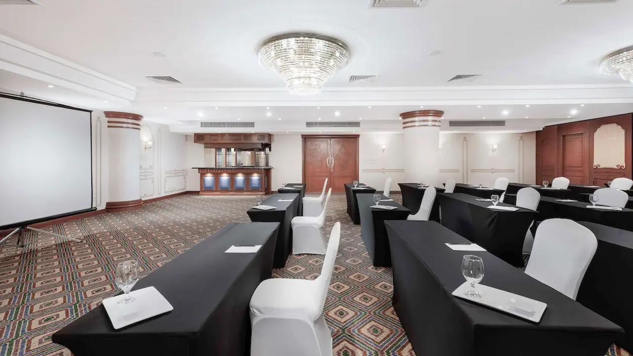 الفندق شتيجنبرجر نايل بالاس - الأقصر